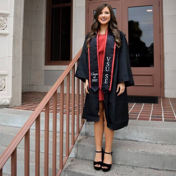 Meet your Posher, Jessica - Picture 1 of 1